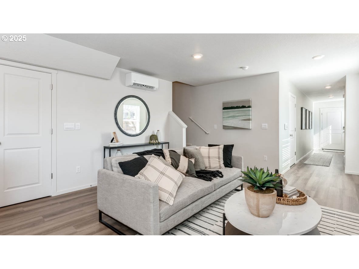 6109 Southeast 16th Street Gresham, OR 97080 - Photo 6 of 24