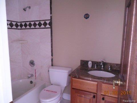 1550 North Rochester Road Oakland, MI 48363 - Photo 10 of 14 DSCN3740.jpg