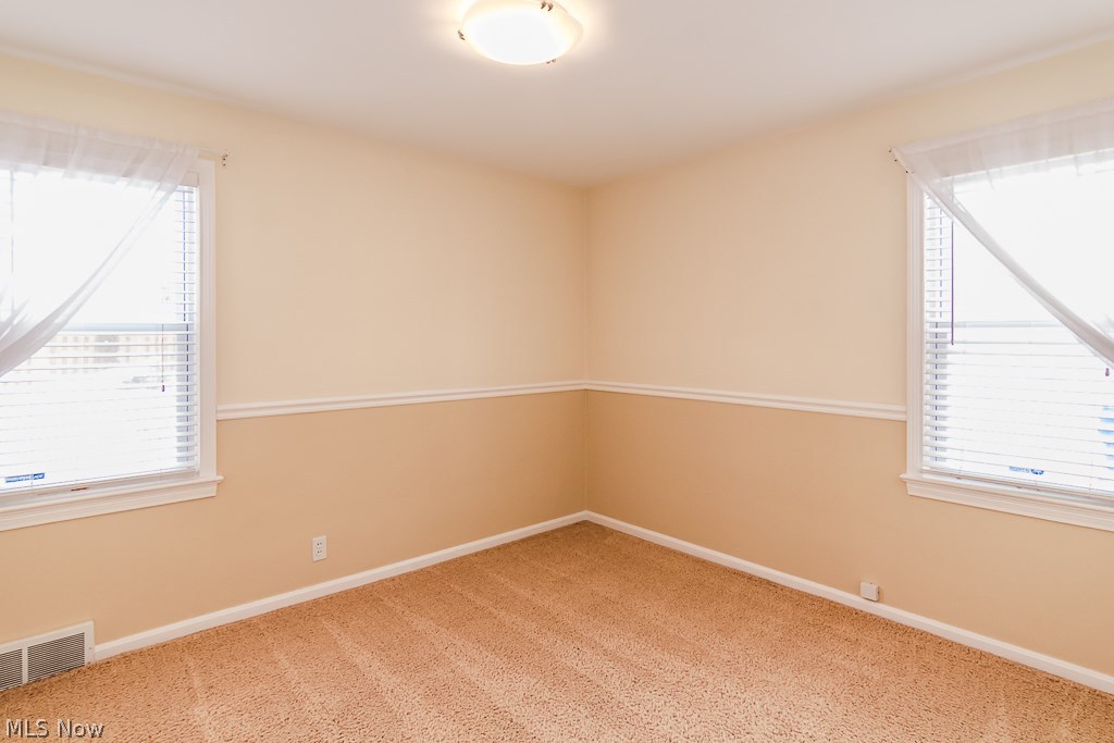 1703 Lyndhurst Road Lyndhurst, OH 44124 - Photo 10 of 21