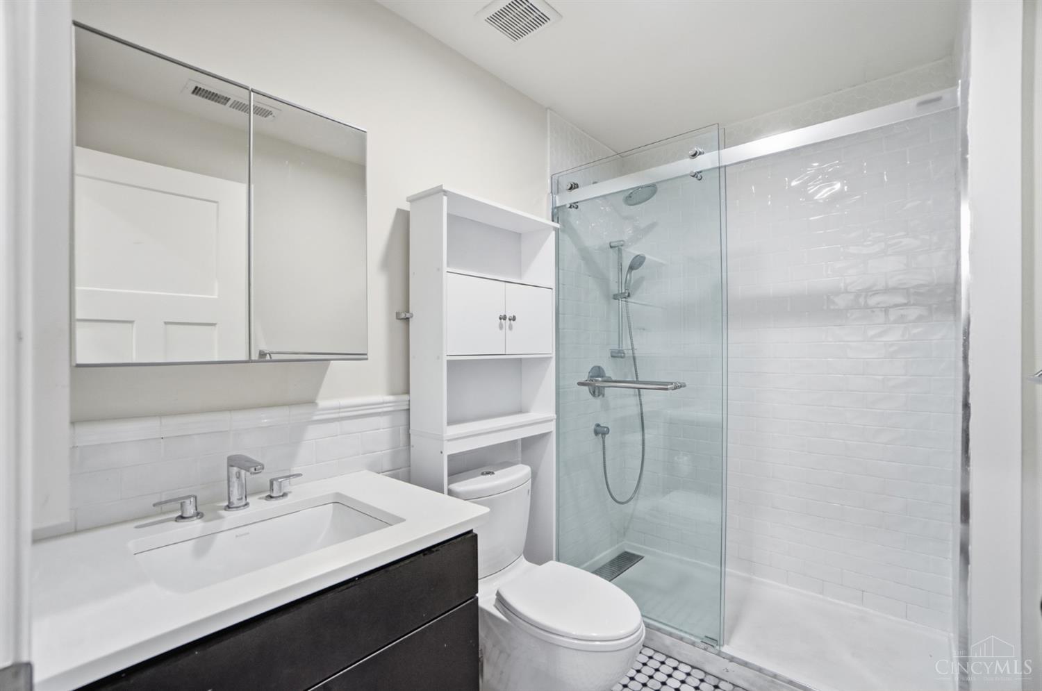 433 Clark Street, Unit B Cincinnati, OH 45203 - Photo 14 of 28