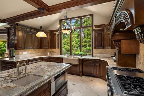 $3,998,000 | 20450 Northeast 71st Street, Redmond, WA 98053