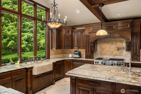 $3,998,000 | 20450 Northeast 71st Street, Redmond, WA 98053