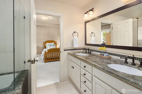 $3,998,000 | 20450 Northeast 71st Street, Redmond, WA 98053