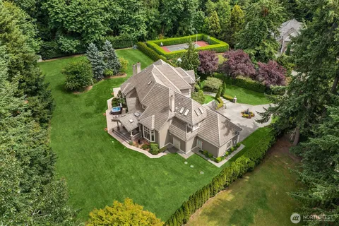 $3,998,000 | 20450 Northeast 71st Street, Redmond, WA 98053