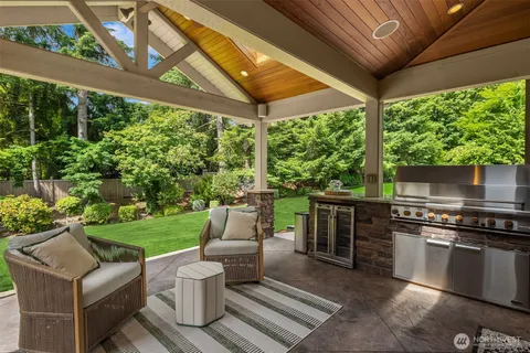 $3,998,000 | 20450 Northeast 71st Street, Redmond, WA 98053