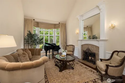 $3,998,000 | 20450 Northeast 71st Street, Redmond, WA 98053