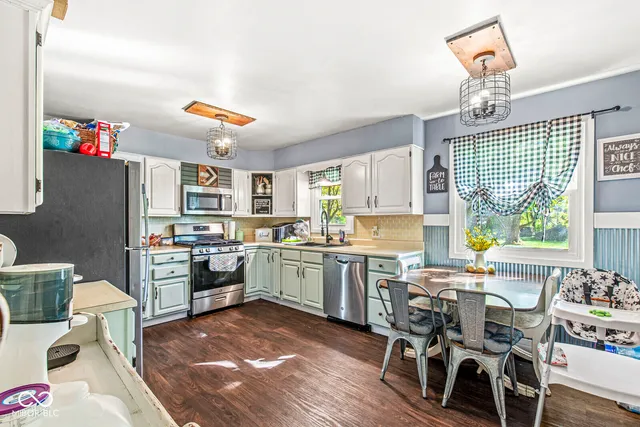 $287,900 | 6201 West 800 North, Fountaintown, IN 46130