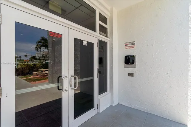 a view of a livingroom with furniture