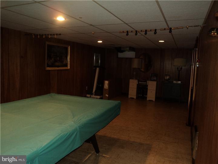 109 Cliffwood Road Philadelphia, PA 19115 - Photo 6 of 19 Gallery Image 6