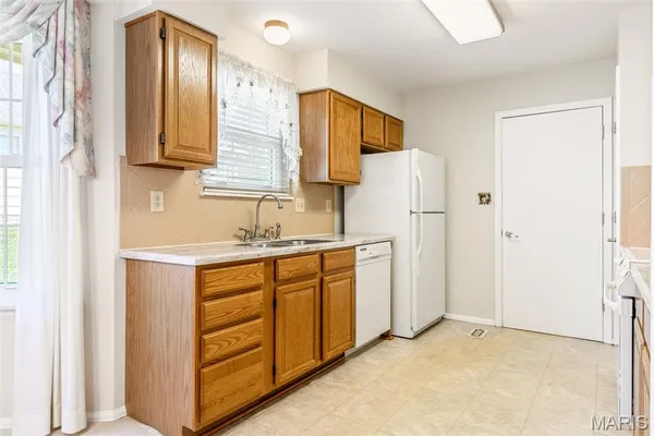 $221,500 | 3126 Autumn Trace Drive, Maryland Heights, MO 63043