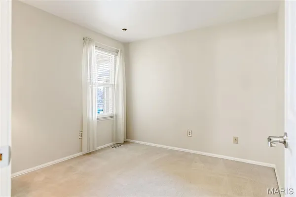 $221,500 | 3126 Autumn Trace Drive, Maryland Heights, MO 63043