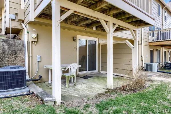 $221,500 | 3126 Autumn Trace Drive, Maryland Heights, MO 63043