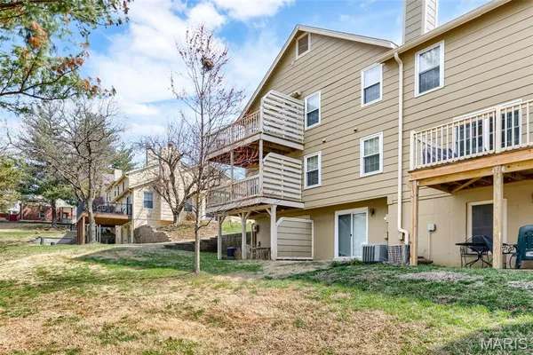 $221,500 | 3126 Autumn Trace Drive, Maryland Heights, MO 63043