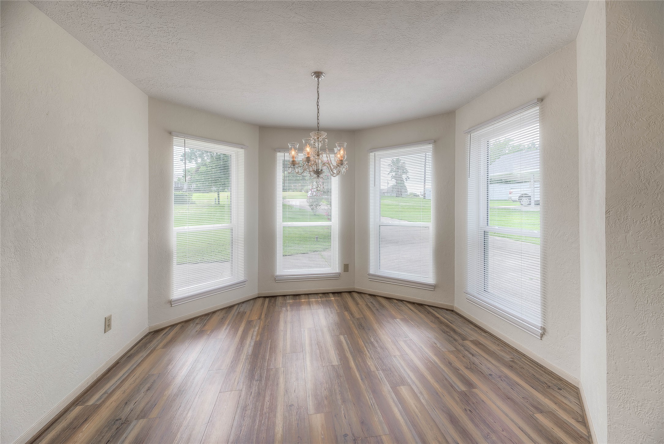 440 Lakeview Dr Loop Coldspring, TX 77331 - Photo 19 of 44 FORMAL DINNIG AREA. LOTS OF WINDOWS