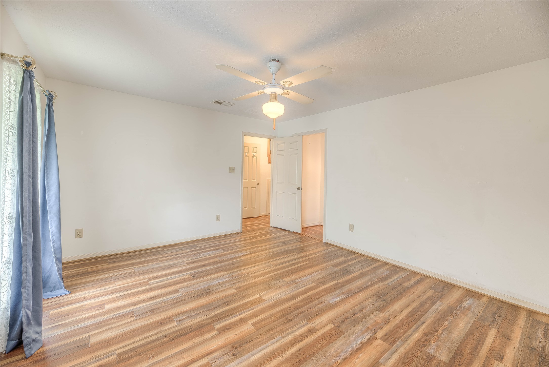 440 Lakeview Dr Loop Coldspring, TX 77331 - Photo 24 of 44 MASTER BEDROOM