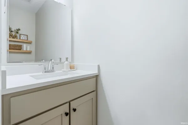 $449,900 | 12040 Waters Meet Drive, Fort Wayne, IN 46818