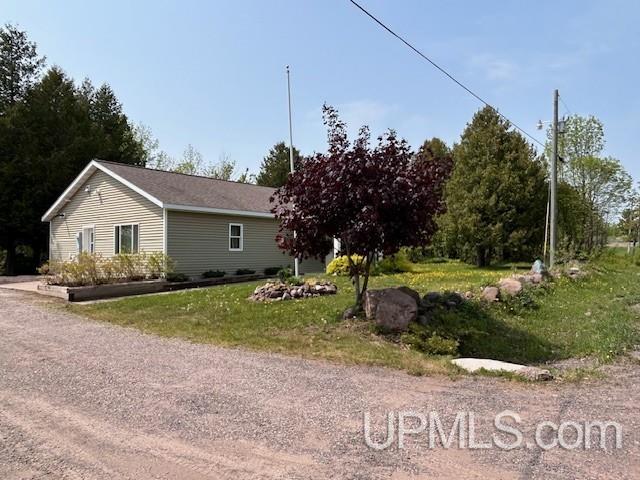 49763 Rosenlund Road Hancock, MI 49930 - Photo 4 of 41 Gallery Image 4