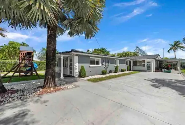 $1,250,000 | 3008 Northwest 13th Street, Miami, FL 33125