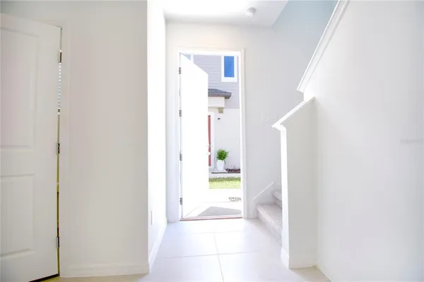 $2,300 | 3396 Lapis Lk Drive, Zephyrhills, FL 33541