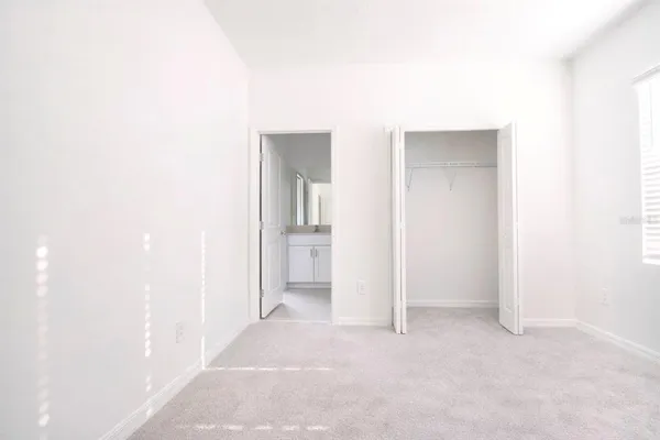 $2,300 | 3396 Lapis Lk Drive, Zephyrhills, FL 33541