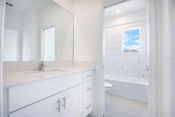 $2,300 | 3396 Lapis Lk Drive, Zephyrhills, FL 33541