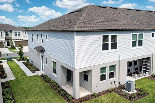 $2,300 | 3396 Lapis Lk Drive, Zephyrhills, FL 33541