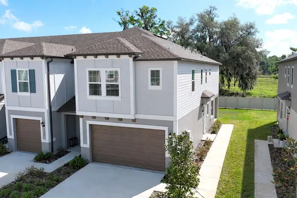 $2,300 | 3396 Lapis Lk Drive, Zephyrhills, FL 33541