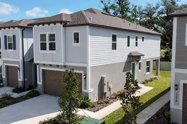 $2,300 | 3396 Lapis Lk Drive, Zephyrhills, FL 33541