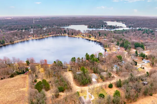 $299,999 | 8311 West Shore Drive, Grand Junction, MI 49056