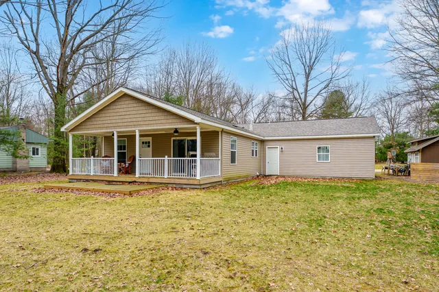 $299,999 | 8311 West Shore Drive, Grand Junction, MI 49056