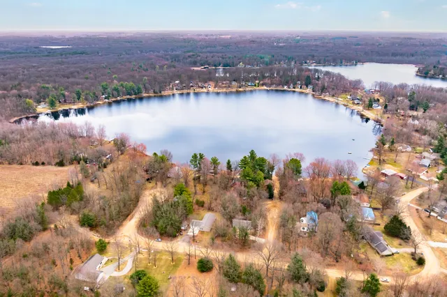 $299,999 | 8311 West Shore Drive, Grand Junction, MI 49056