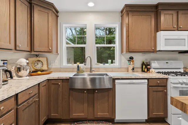 $299,999 | 8311 West Shore Drive, Grand Junction, MI 49056