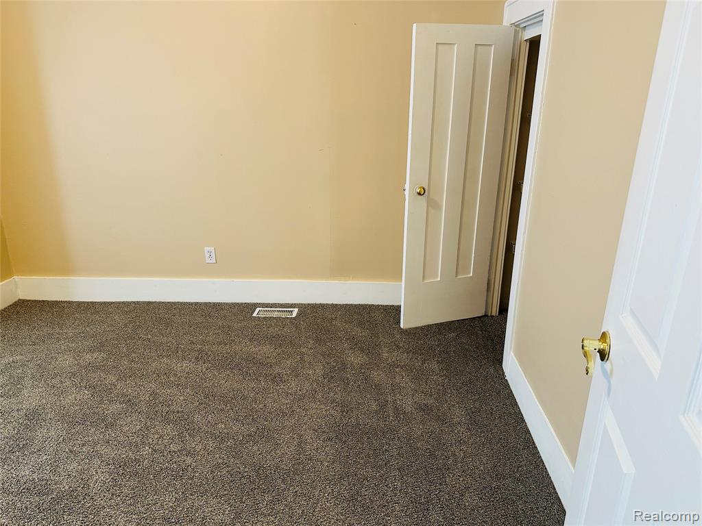 11270 Rushton Road, Unit 1 South Lyon, MI 48178 - Photo 8 of 26 Gallery Image 8