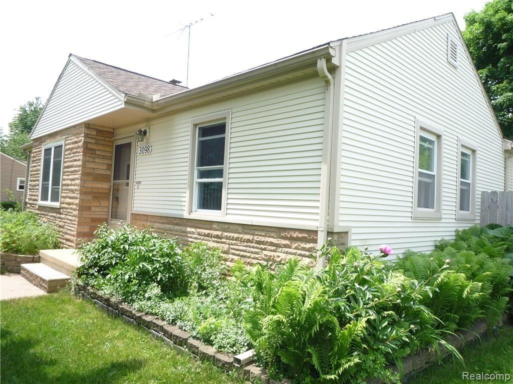 3098 York Road Rochester, MI 48309 - Photo 3 of 91 P1070983.JPG