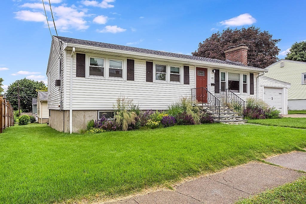 86 Jensen Road Watertown, MA 02472 - Photo 3 of 25