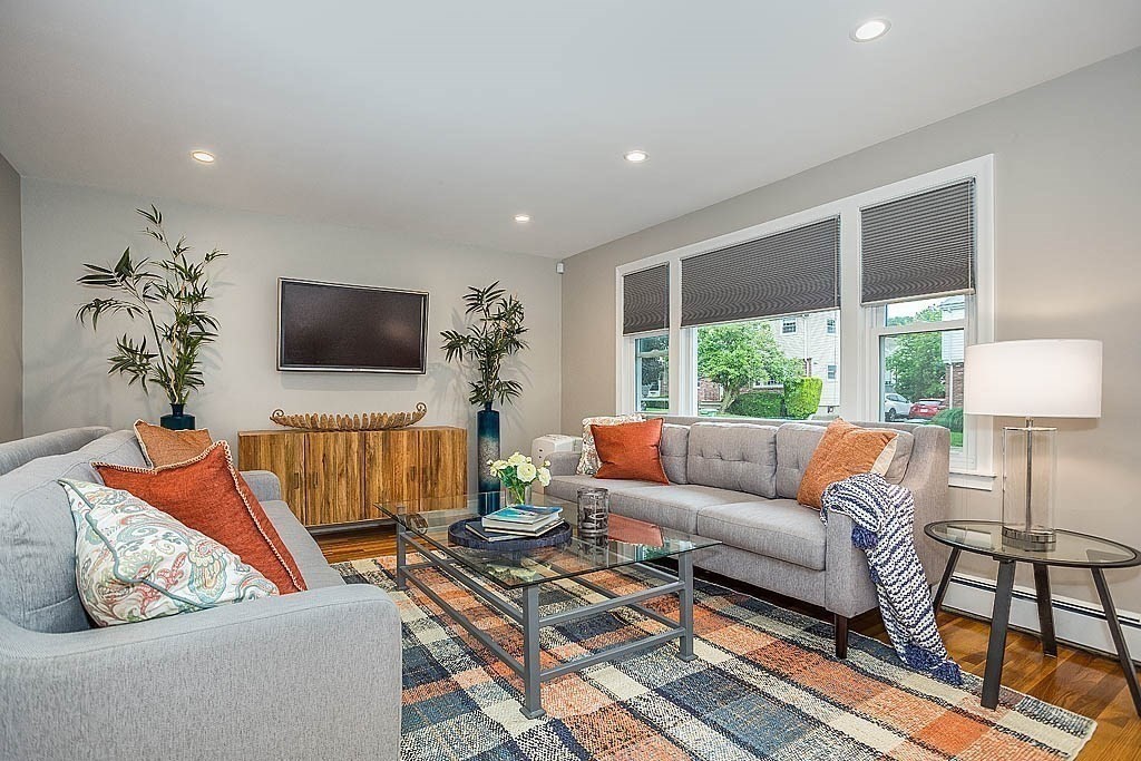 86 Jensen Road Watertown, MA 02472 - Photo 4 of 25