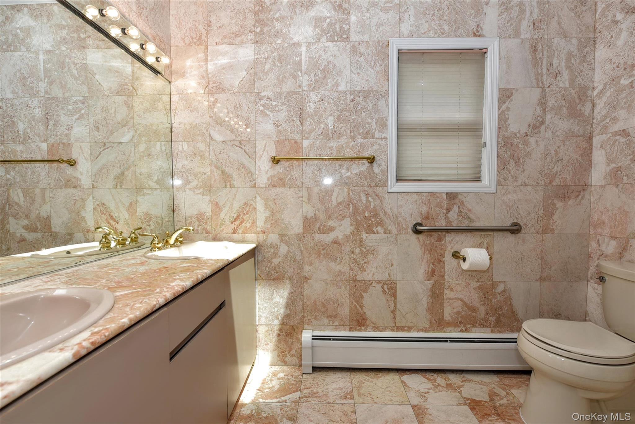 19 Church Road Monsey, NY 10952 - Photo 21 of 40 Double sinks