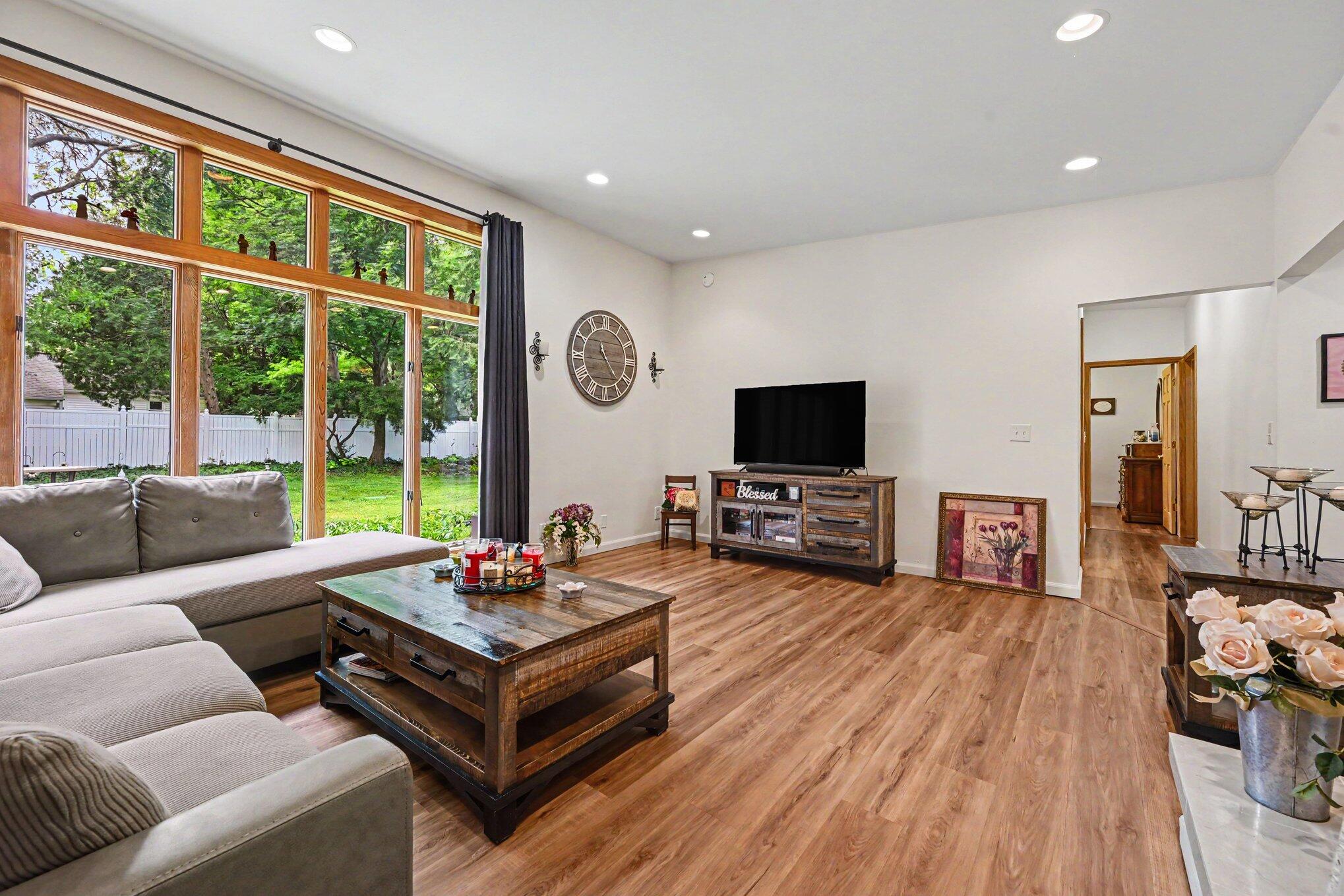 3923 Devonshire Avenue Kalamazoo, MI 49006 - Photo 6 of 23 007_file_4682