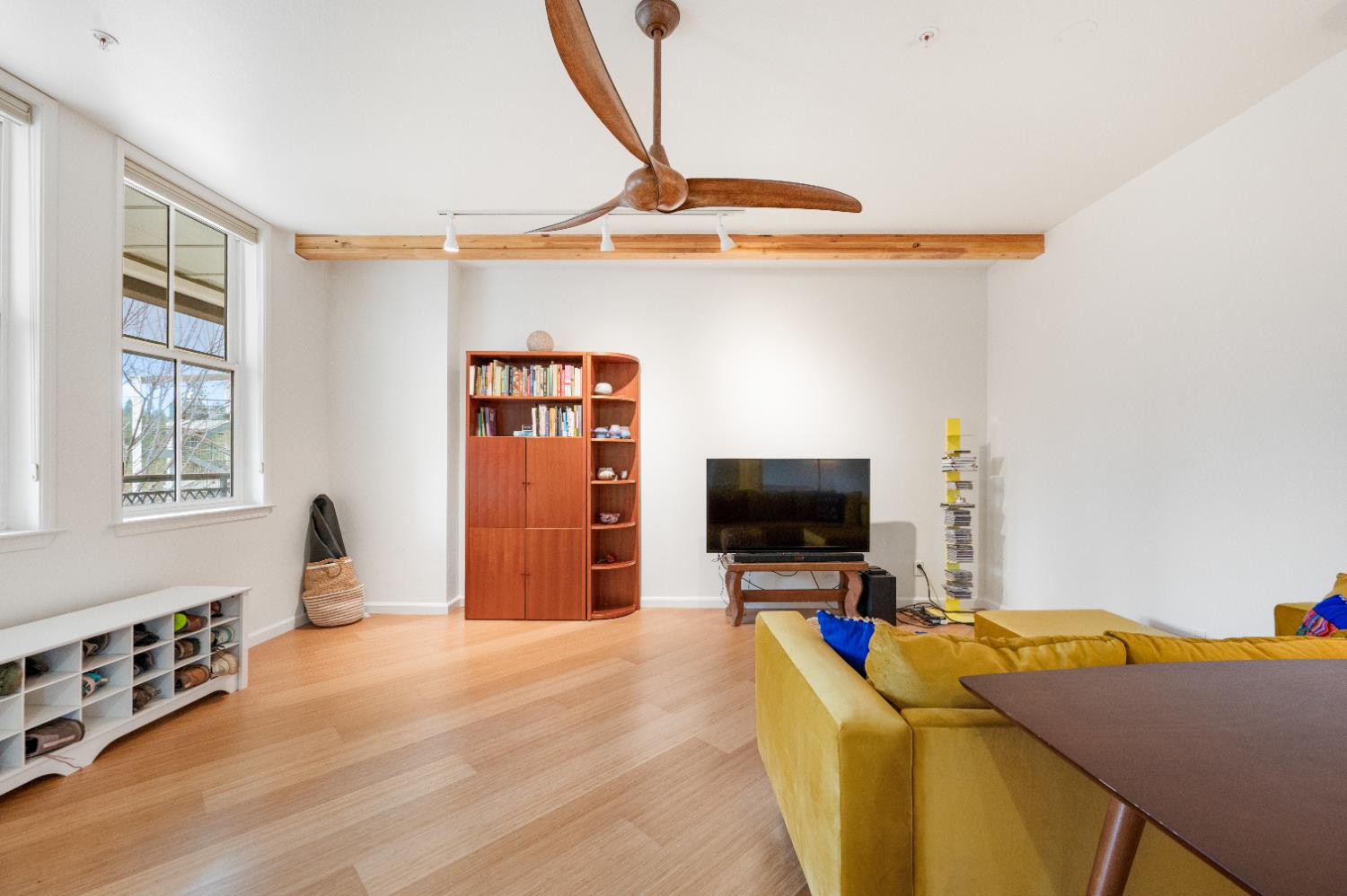 800 Freeman Lane, Unit 207 Grass Valley, CA 95949 - Photo 3 of 29 a room with furniture and flat screen tv