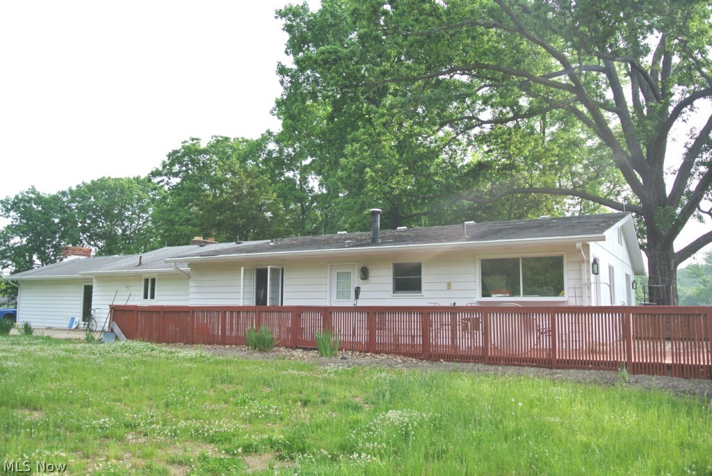 4793 Young Road Stow, OH 44224 - Photo 14 of 22 Large house back view