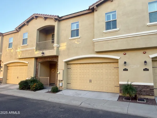 $2,325 | 8976 North 8th Drive, Phoenix, AZ 85021