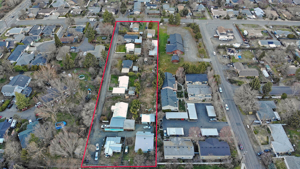 1808 Spring Street Medford, OR 97504 - Photo 1 of 49 1