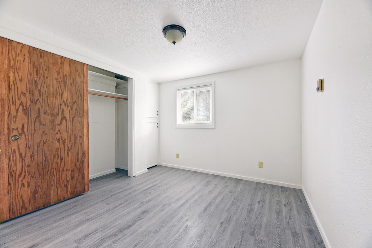 1808 Spring Street Medford, OR 97504 - Photo 35 of 49 33