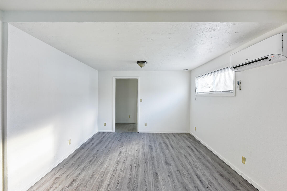 1808 Spring Street Medford, OR 97504 - Photo 48 of 49 46