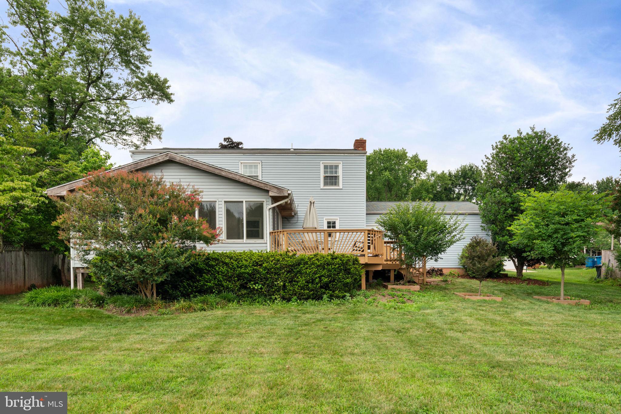 4084 Braxton Road Chantilly, VA 20151 - Photo 43 of 46 Beautiful backyard