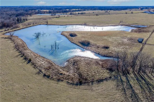 $550,000 | 52 Highway 52, Windsor, MO 65360