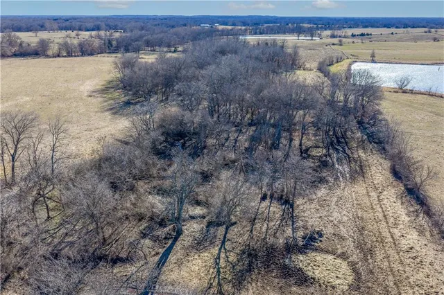 $550,000 | 52 Highway 52, Windsor, MO 65360