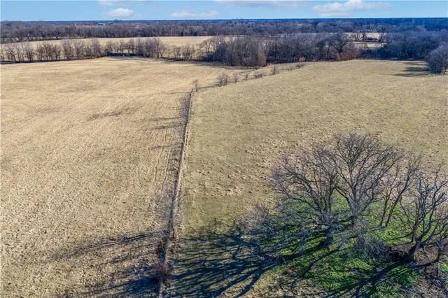 $550,000 | 52 Highway 52, Windsor, MO 65360