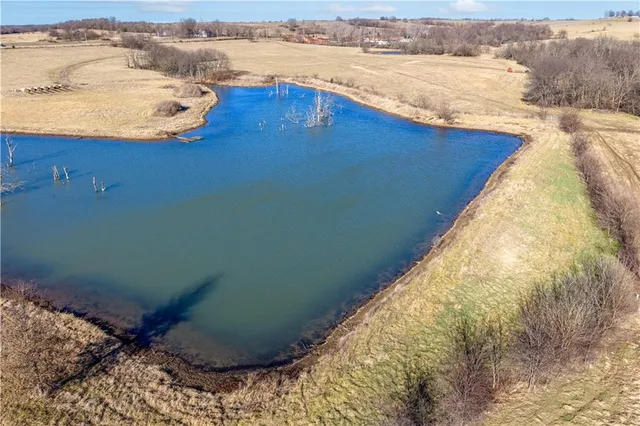 $550,000 | 52 Highway 52, Windsor, MO 65360