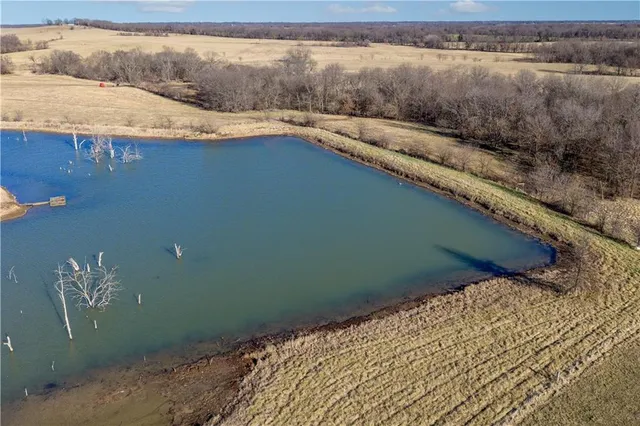 $550,000 | 52 Highway 52, Windsor, MO 65360